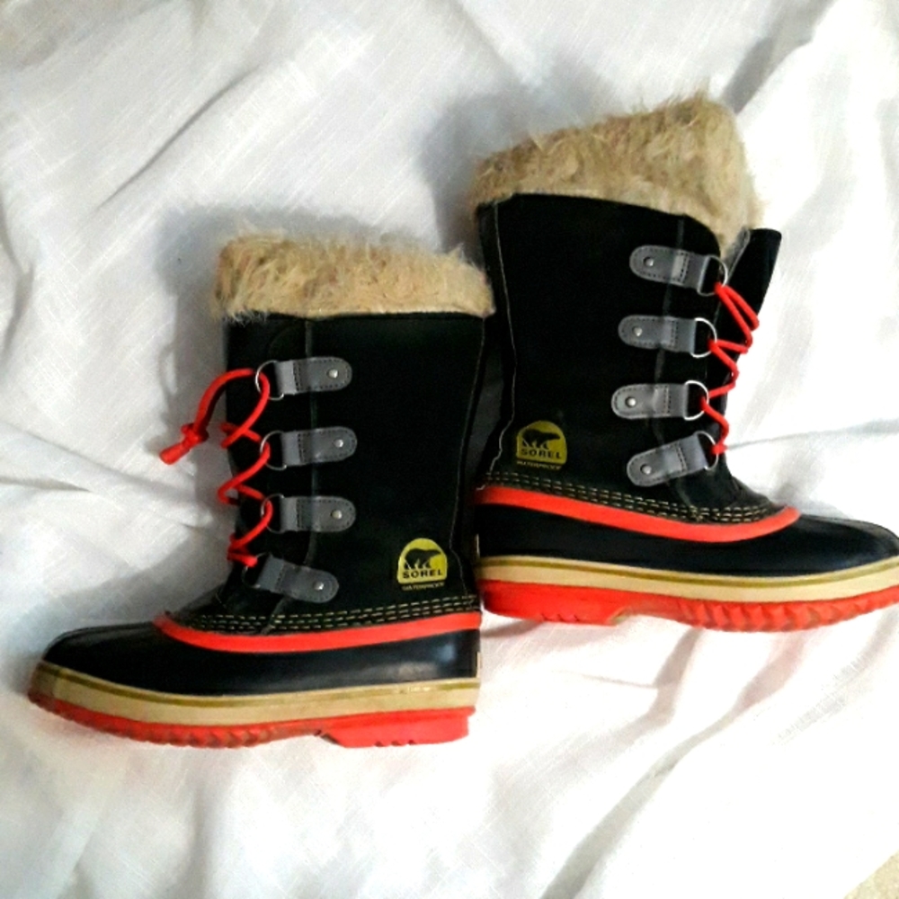 Sorel kids waterproof lace up boots. Size 5
